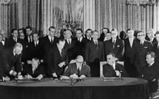 Le 22 janvier 1963, le général de Gaulle et le chancelier Adenauer ont signé le traité de l'Elysée