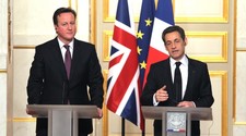 Nicolas Sarkozy et David Cameron lors de la conférence de presse conjointe vendredi 17 février 2012 au Palais de l'Élysée, à l'issue du Sommet franco-britannique