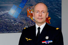 Le général de division aérienne Yves Arnaud, commandant le Commandement interarmées de l'espace