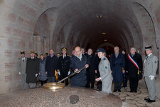 Dépôt de gerbe et un ravivage de la flamme de l’ossuaire du mémorial de Verdun