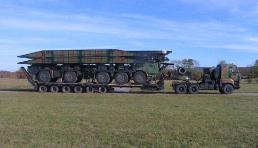 La SR PC 50 est conçue pour transporter tous les véhicules de l’armée de terre