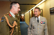 Le général de Villiers reçoit le CEMA néo-zélandais