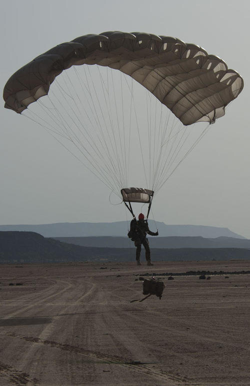 Djibouti : exercice parachutiste franco-américain