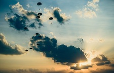 FFDj : Formation parachutiste au profit d’élèves officiers djiboutiens