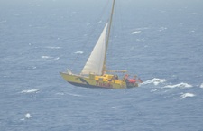 CTF-150: Le BCR Var vient en aide à un voilier dans le golfe d’Aden