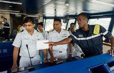 Du 16 au 22 juin 2015, le BPC Dixmude et la FLF Aconit ont fait escale à Visakhapatnam, en Inde. Celle-ci a été l’occasion de renforcer une fois encore nos liens avec la marine indienne.