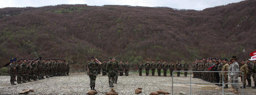 Kosovo : visite du commandant de la brigade franco-allemande (2)
