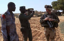 Le 28 février 2013, des éléments du GTIA 2 et du GAM ont apporté leur soutien à une opération de sécurisation menée par les forces de sécurité maliennes (militaires et gendarmes) sur l’Île de Kadji.