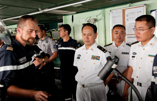 Piraterie : rencontre à la mer entre le commandant de la Task Force chinoise et la force Atalante (2)