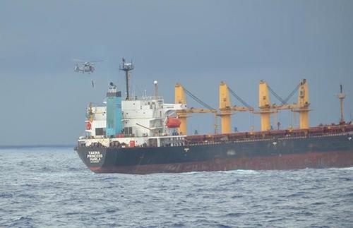 Piraterie : le Nivôse escorte un navire du PAM