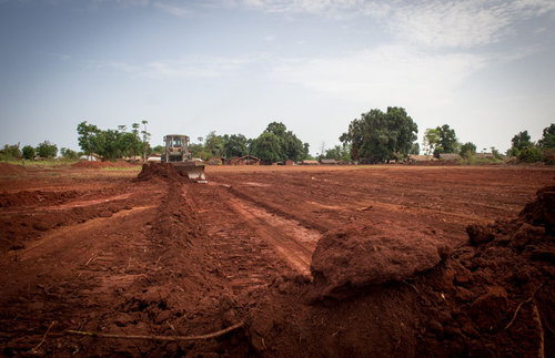 SANGARIS : aménagement d’un terrain de football dans le village de Makangé
