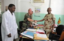Don des EFT à l’Hôpital Militaire d’Instruction (1)