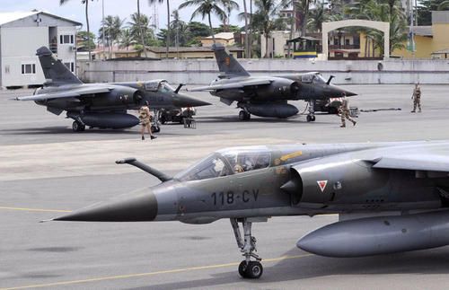 Exercice de desserrement des Mirage F1 à Libreville (2)