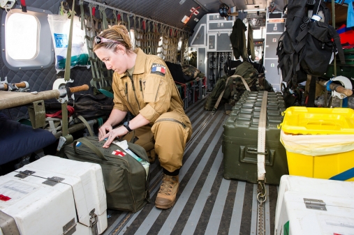 En OPEX, le CASA Nurse est utilisé pour l'évacuation des blessés. A bord, des infirmières convoyeuses de l'air.