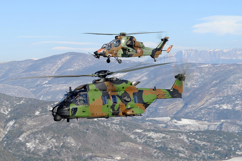 Hélicoptère de manœuvre, le Caïman a volé à Valence aux côtés du Tigre, l'hélicoptère de combat de l'armée de Terre. Crédits : GAMSTAT/P.Gillis