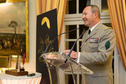 Lors de son allocution, le général Jean-Pierre Bosser, chef d'état-major de l'armée de Terre rappelle tout l'intérêt du prix littéraire de l'armée de Terre.